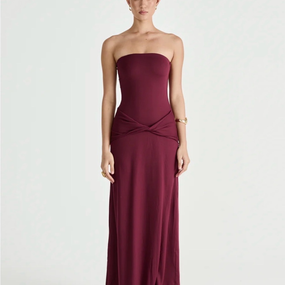 Elegant Strapless Burgundy Dress